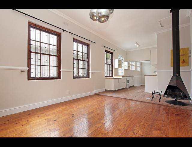 2 BEDROOM FREEHOLD RENTED IN CLAREMONT UPPER